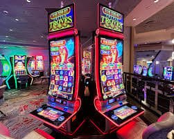 Fitur lengkap aplikasi dwin44 setelah download tersedia slot live casino dan taruhan